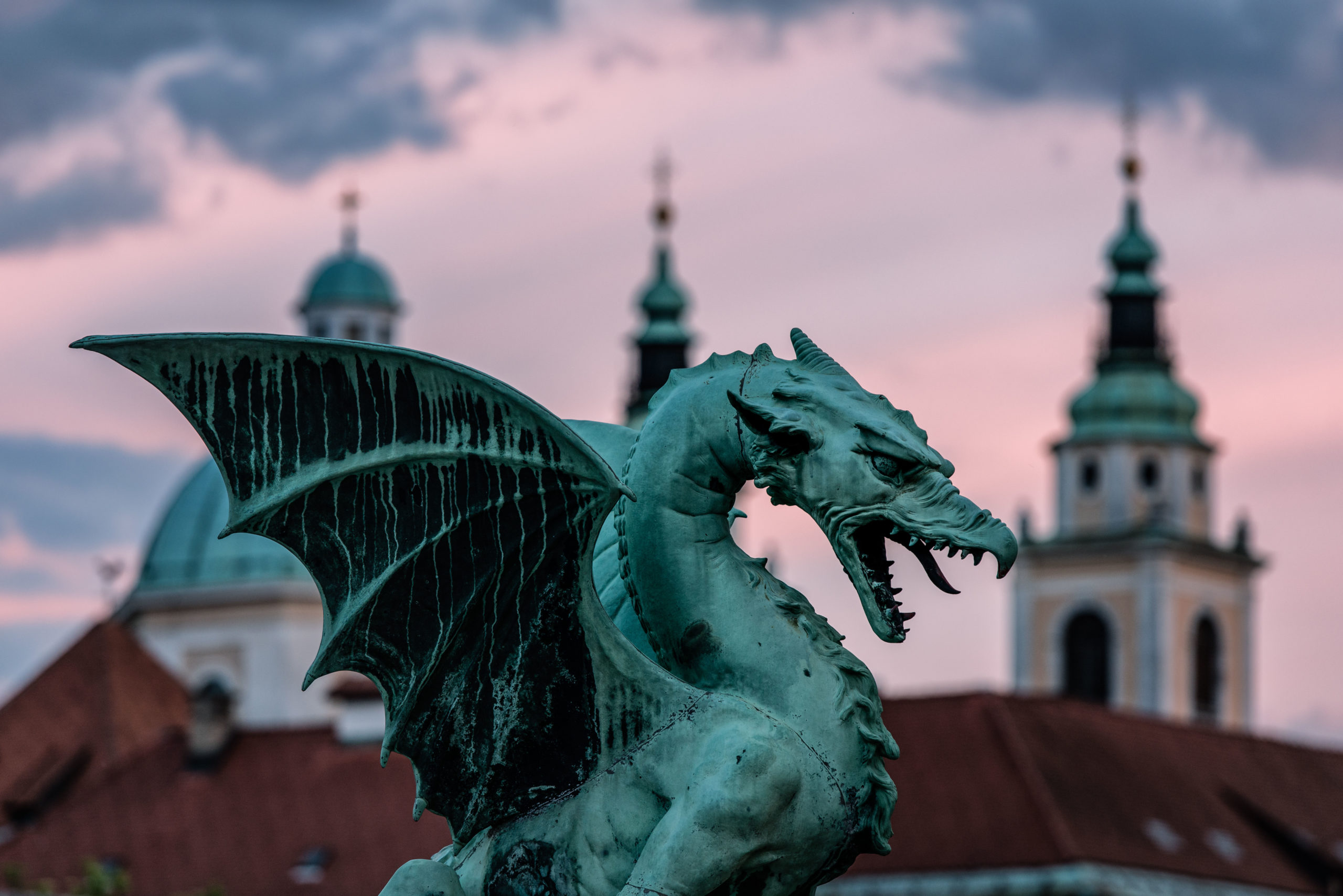 dragon-bridge-cathedral-luka-esenko